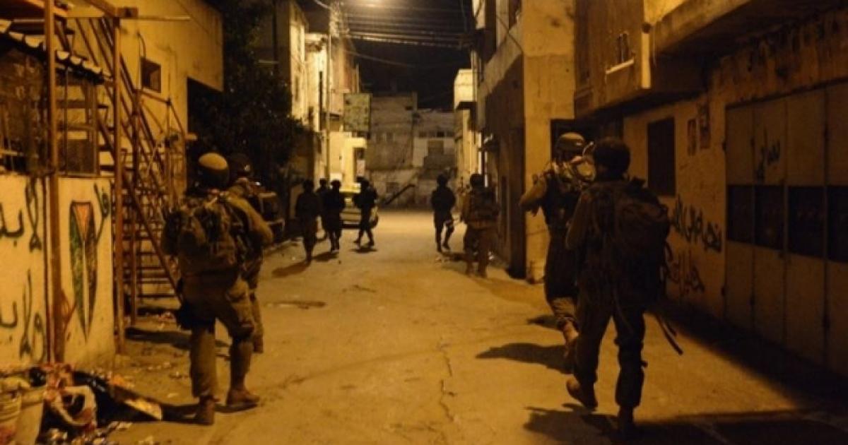 الاحتلال يشن حملة اعتقالات واقتحامات في الضفة الغربية