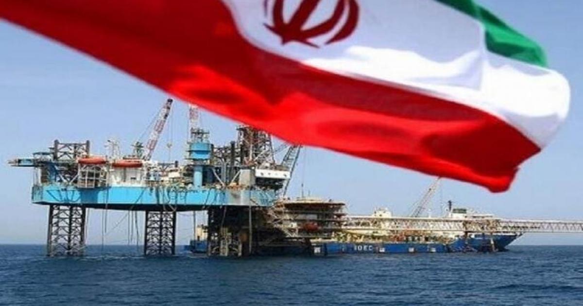 04:13 م إيران تعلن استمرار تصدير النفط من جزيرة خرج