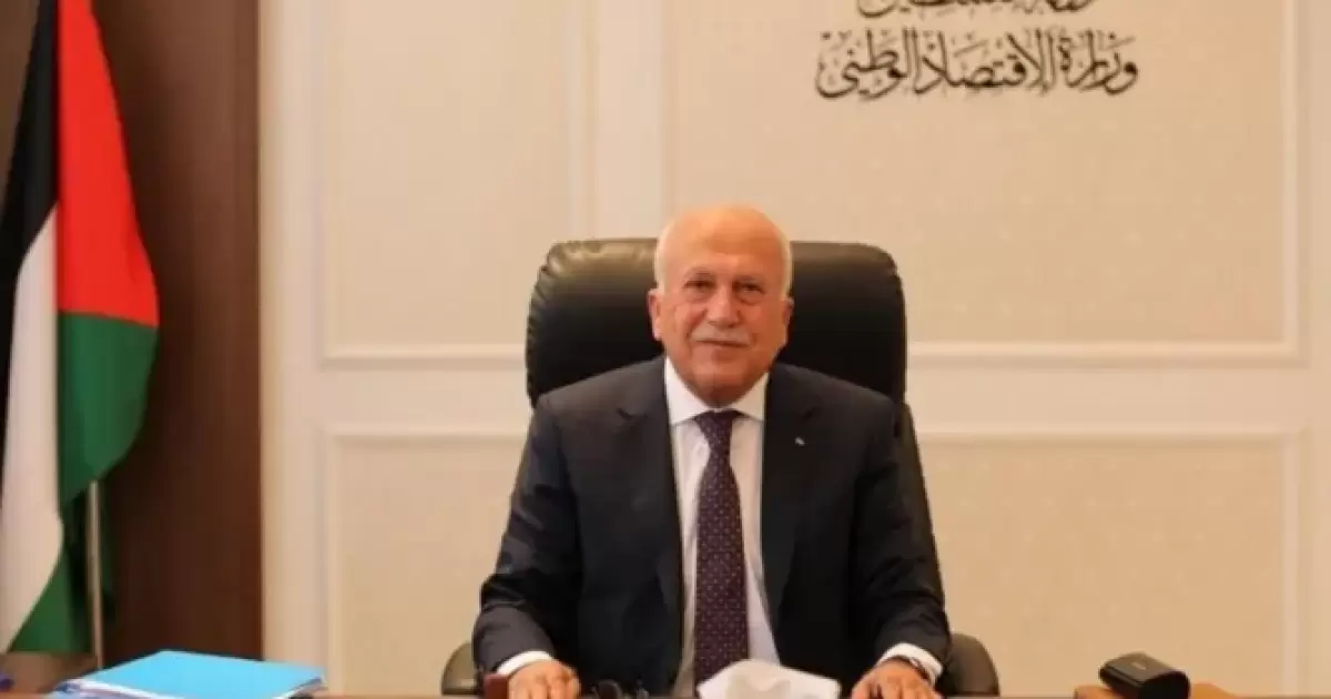 10:06 ص العامور: أزمة تكدّس الشيكل والمقاصة 
