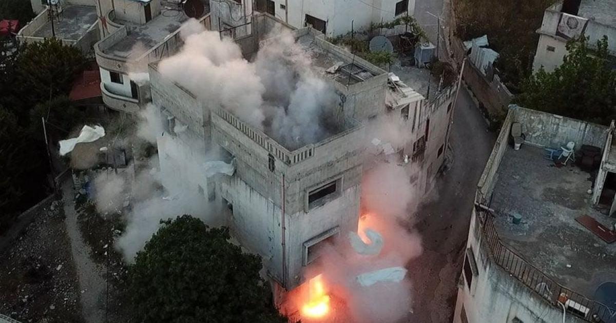 الاحتلال يفجر منزلا في مدينة نابلس