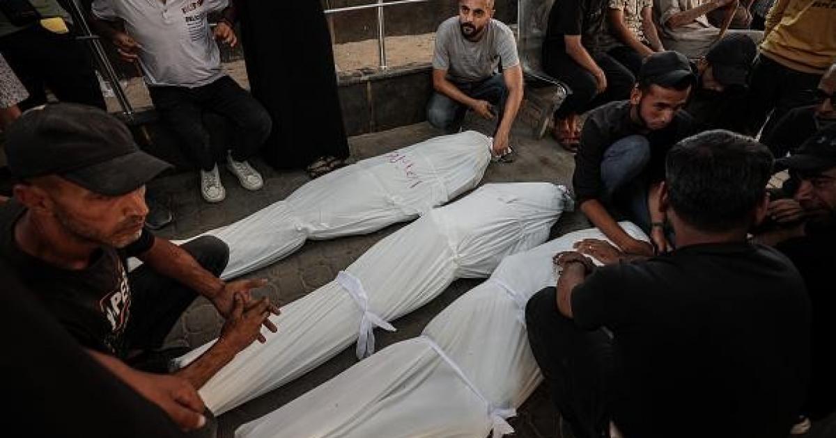 11:27 ص غزة: شهيدان و11 إصابة جديدة خلال 24 ساعة وسط صعوبة الوصول للضحايا
