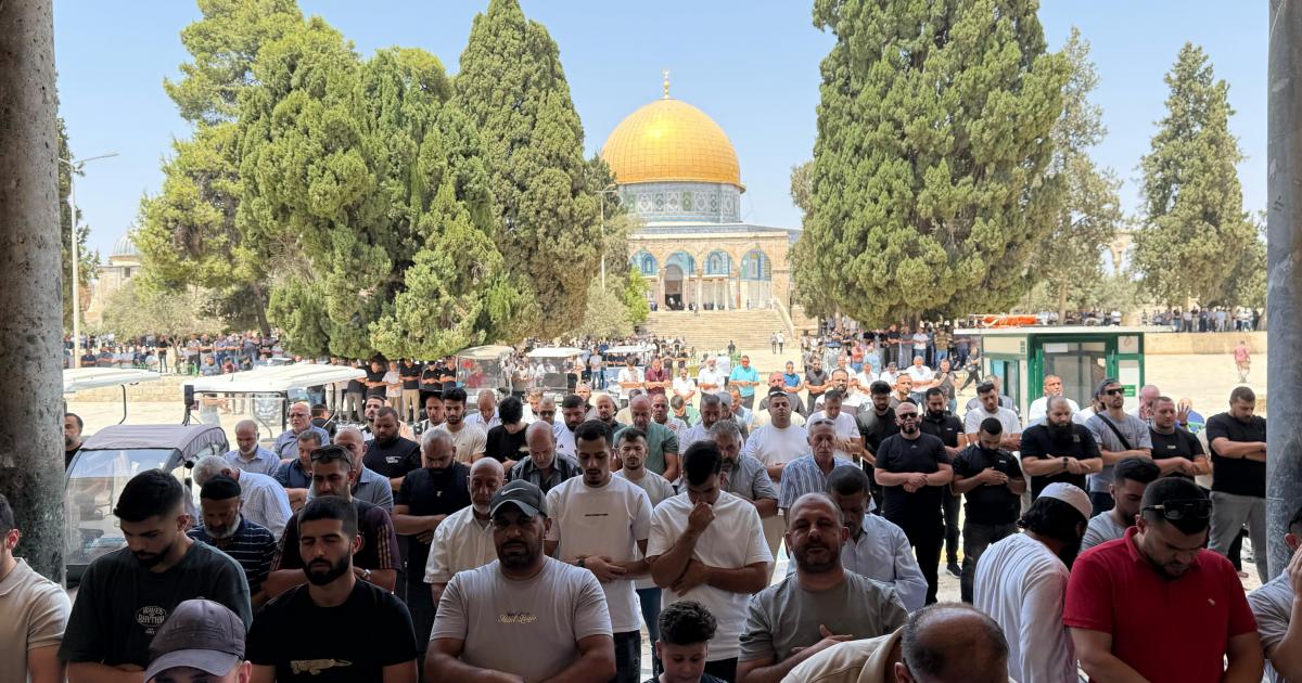 حصار الأقصى في ليلة القدر: دعوات لكسر الإغلاق والرباط