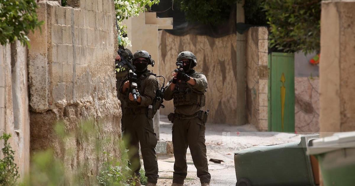 إصابة 3 مواطنين برصاص الاحتلال خلال اقتحام المنطقة الشرقية من نابلس