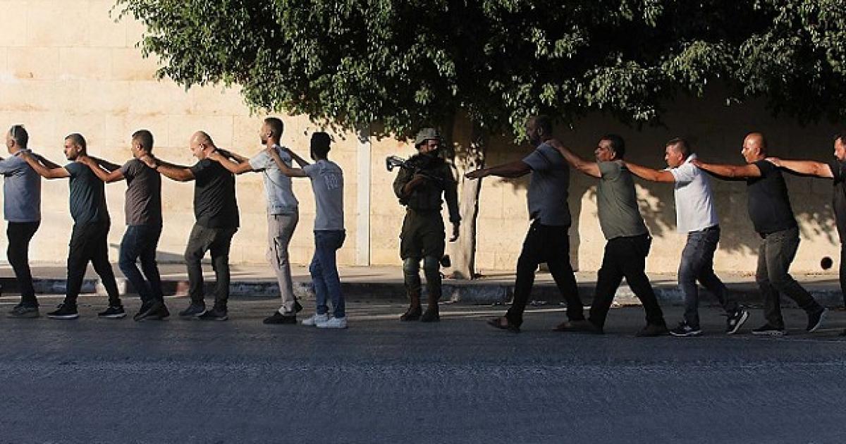 اعتقالات واحتجازات واسعة خلال اقتحامات للاحتلال في مدن الضفة #فلسطين 