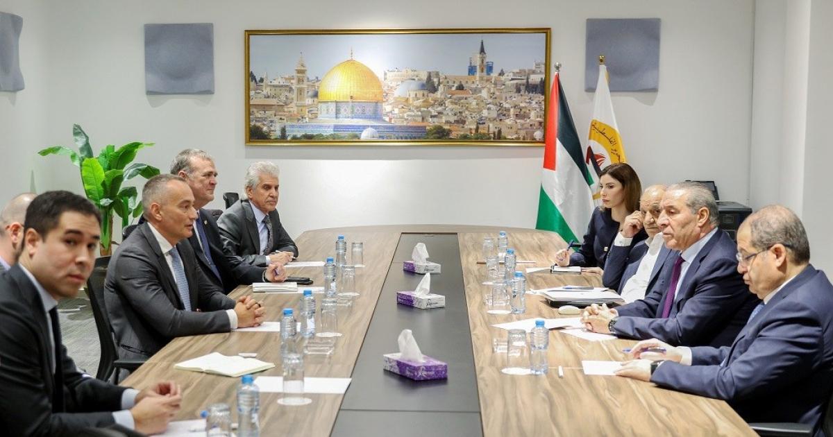 عاجل | حسين الشيخ يبحث مع ملادينوف تنفيذ المرحلة الثانية من خطة ترمب في غزة 