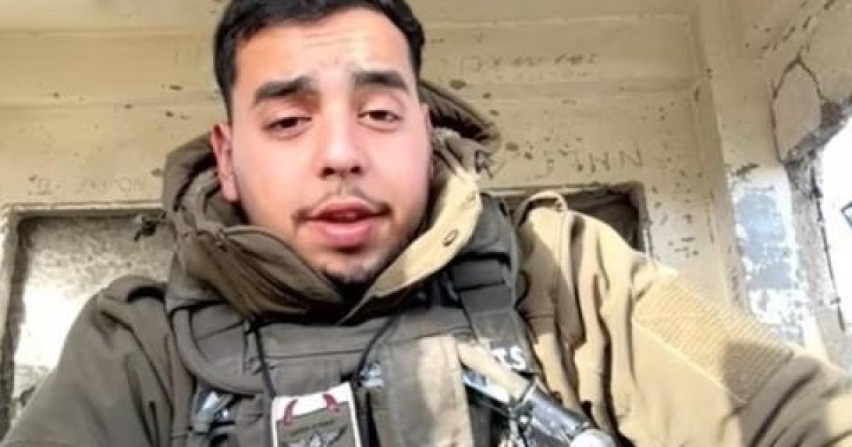 أحد جنود الاحتلال في بث مباشر: 