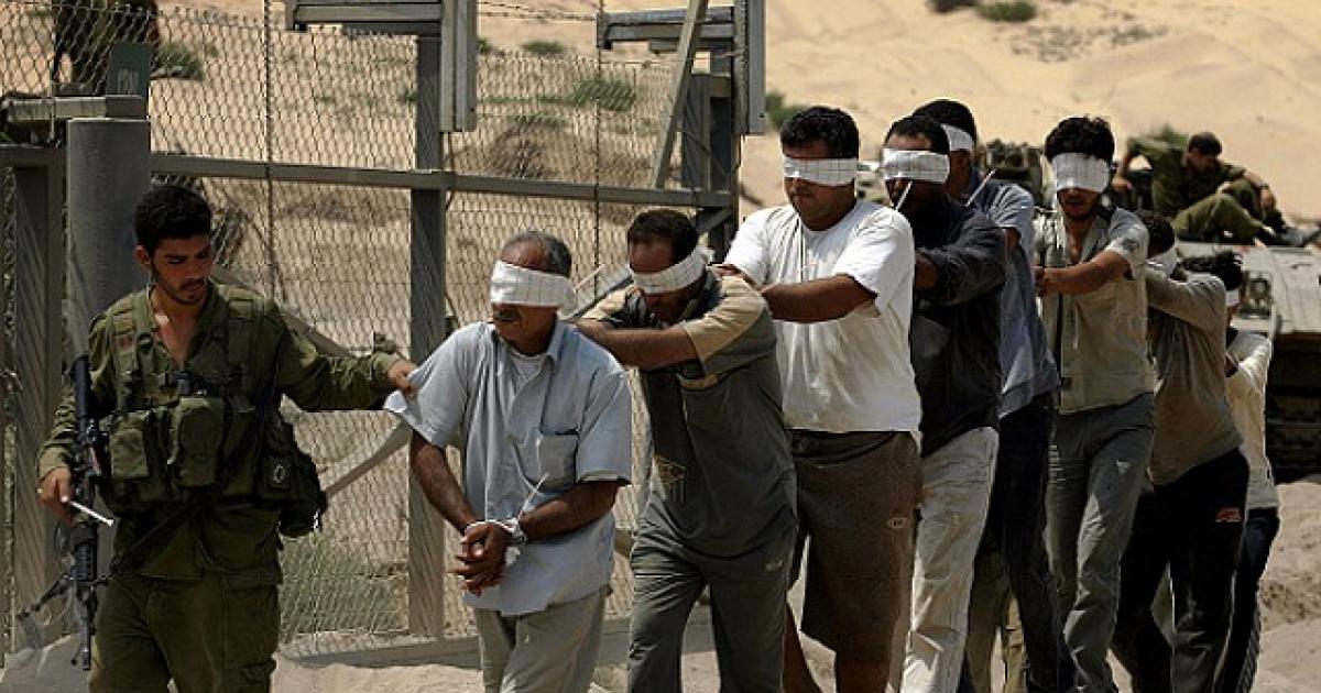بالأسماء: سلطات الاحتلال تُفرج عن 8 أسرى من قطاع غزة