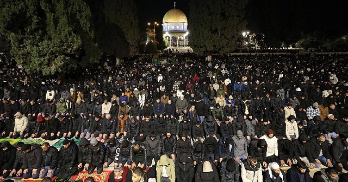 09:36 م القدس : 70 ألف مصل في صلاتي العشاء والتراويح بالمسجد الأقصى