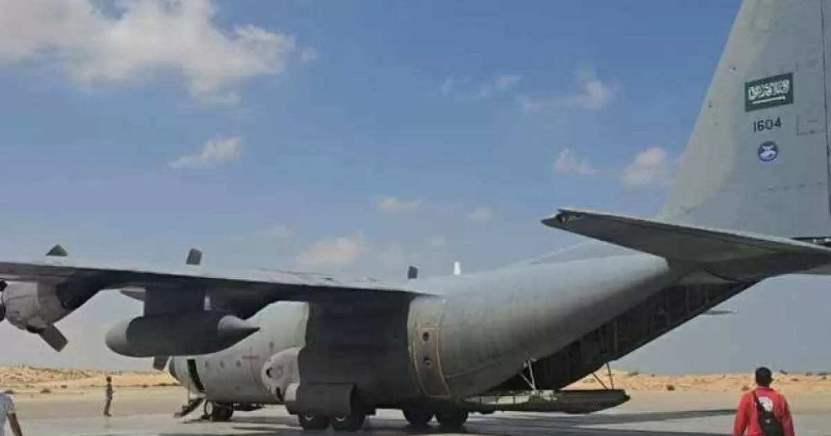 مطار العريش يستقبل طائرة مساعدات سعودية لصالح غزة