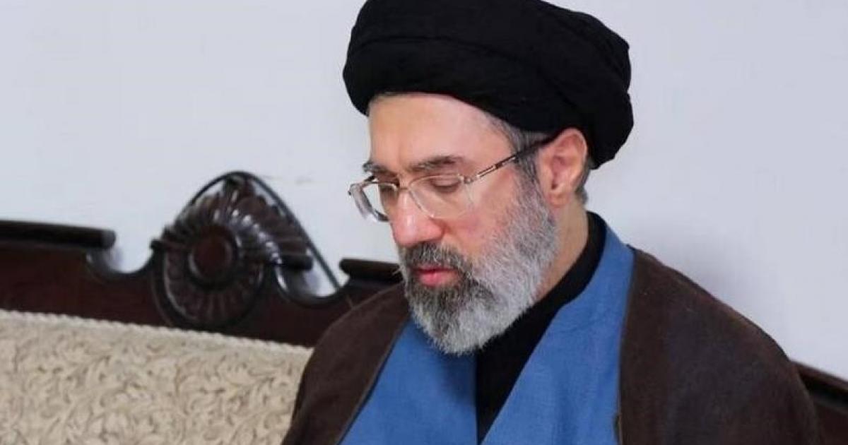 09:49 م تقديرات إسرائيلية بنجاة مجتبى خامنئي من 