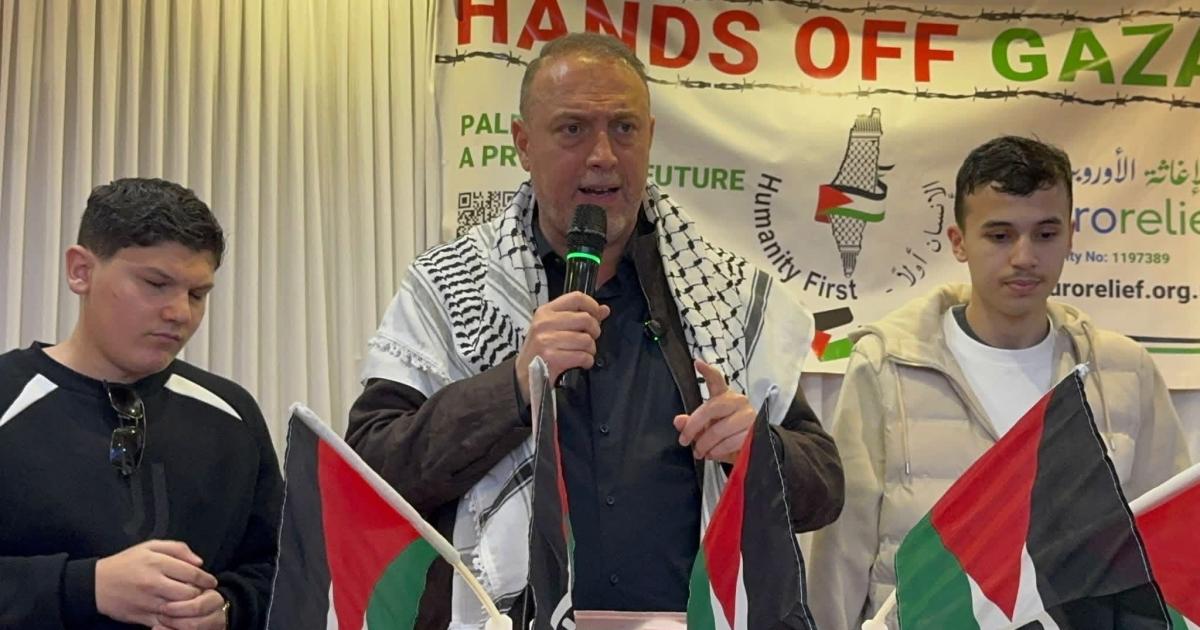 03:44 م السفير زملط: الجريح عبيدة عطوان أوصل رسالة للعالم بأن فلسطين باقية وقائمة ومستمرة