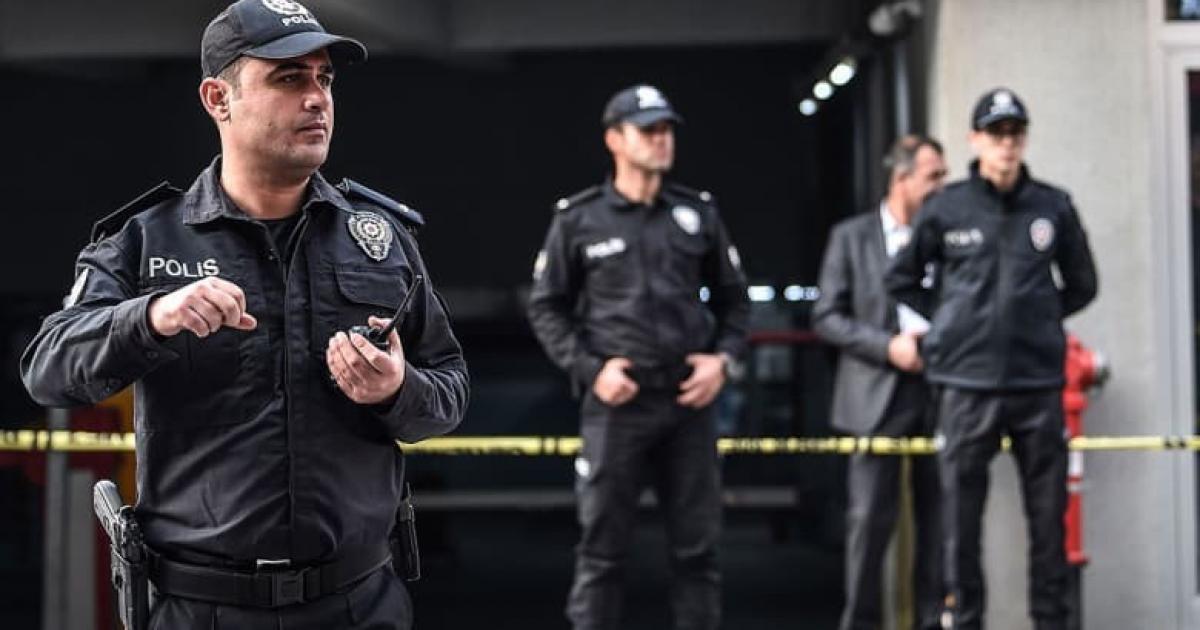 مقتل 3 أشخاص وإصابة شرطيين في إطلاق نار بمحيط قنصلية إسرائيل بإسطنبول