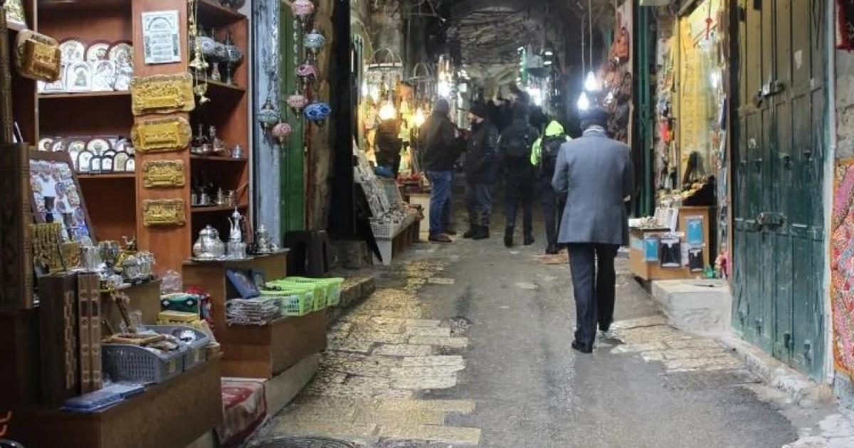 06:23 م محافظة القدس تُحذّر من مخطط إسرائيلي للاستيلاء على عقارات في باب السلسلة