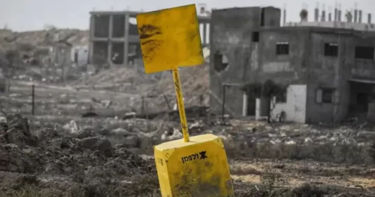 صحيفة: إسرائيل استولت على ألف كيلومتر من أراضي غزة وسوريا ولبنان