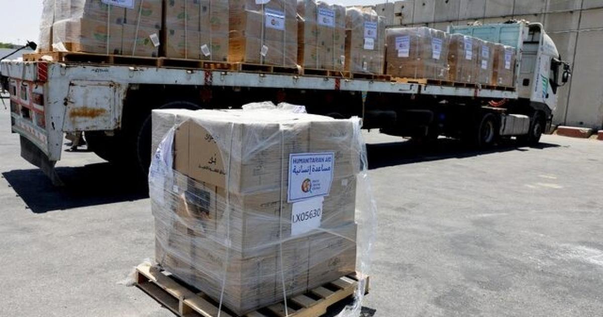 أبو عفش: الاحتلال يمرر 30% فقط من المساعدات المتفق عليها بغزة