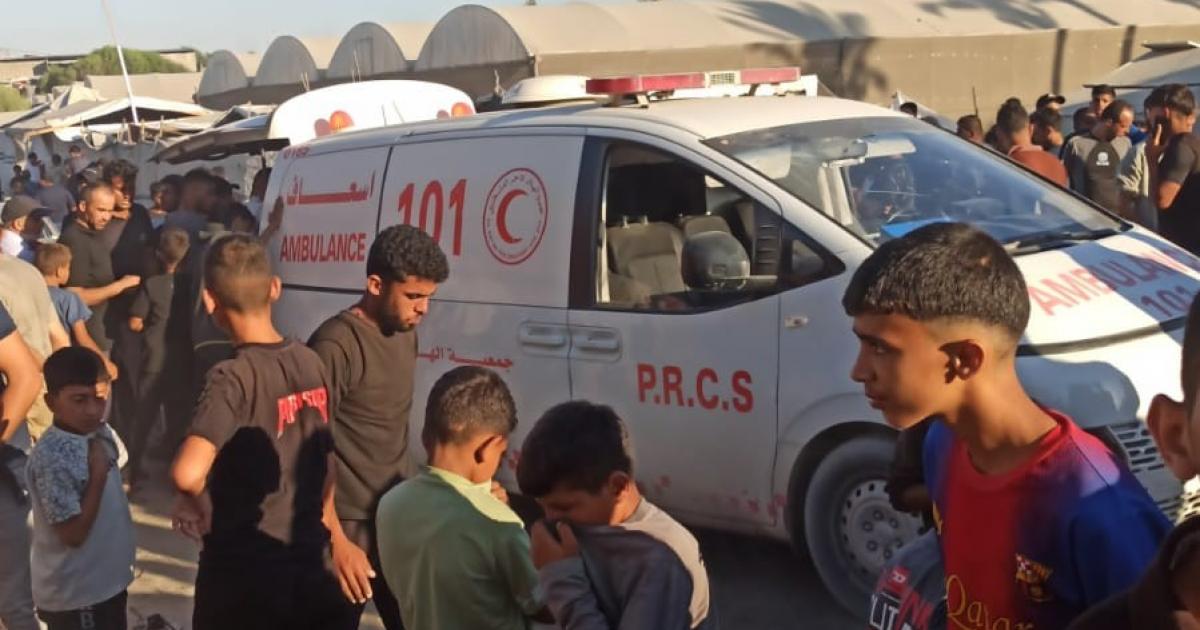 07:00 م شهيدان و17 إصابة في قصف إسرائيلي استهدف دراجة غرب خان يونس