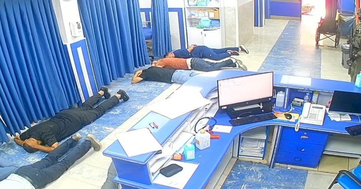 04:14 م قوات الاحتلال تقتحم مستشفى نابلس التخصصي وتعتقل شقيقين أحدهما مصاب