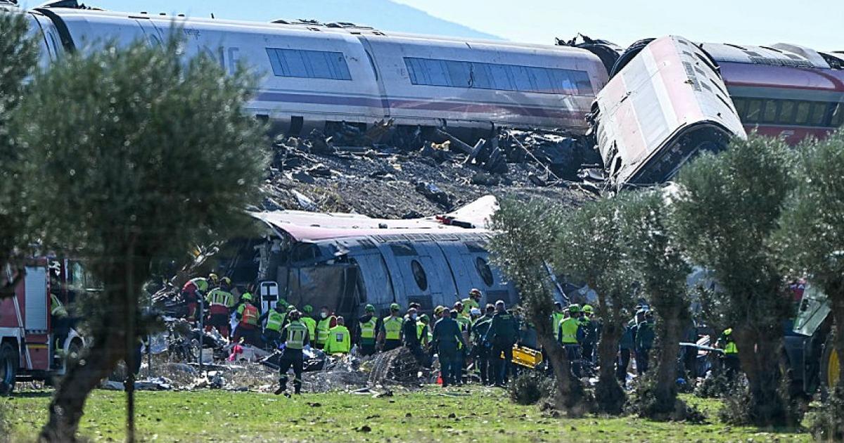 إسبانيا: 30 قتيلاً على الأقل في اصطدام قطارين فائقَي السرعة جنوب مدريد