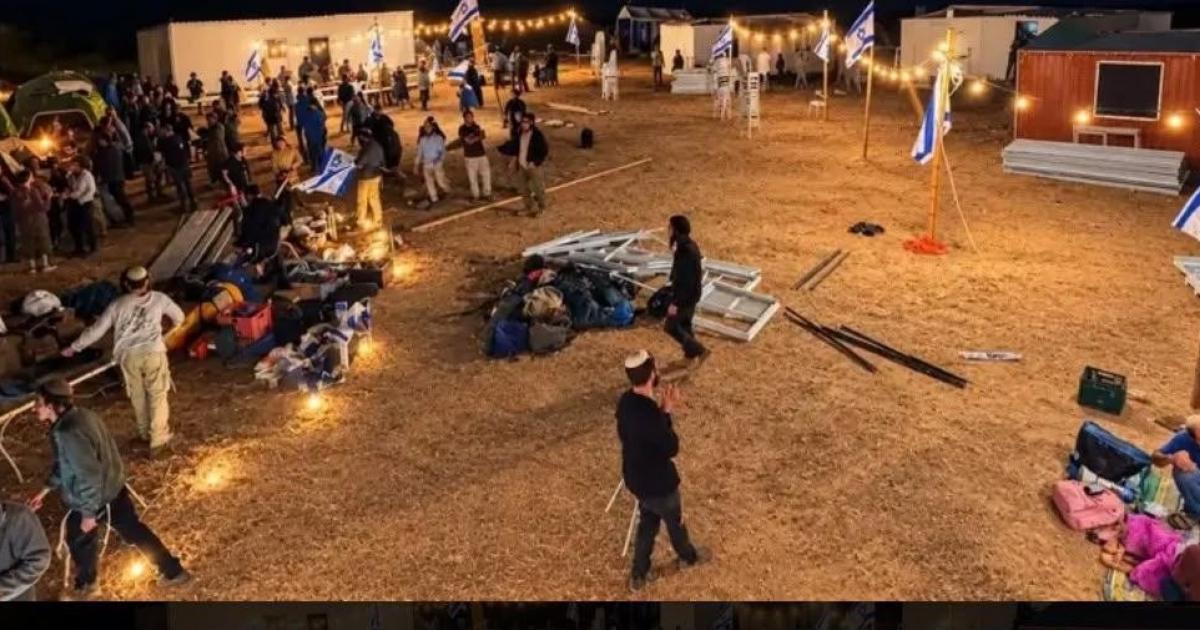 شاهد: الجيش الإسرائيلي يغلق طرقا في غلاف غزة خشية وصول مستوطنين إلى القطاع