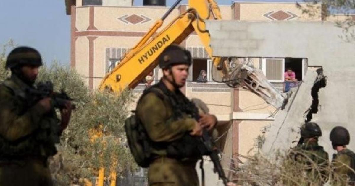بلدية الاحتلال تجبر مقدسيا على هدم منزله في جبل المكبر