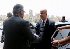 رئيس الوزراء رامي الحمد الله ورئيس سلطة المياه مازن غنيم