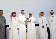 وزير شؤون الإعلام البحريني بمنتدى السلطة الرابعة