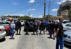 قوات الاحتلال تداهم منزل الشيخ عكرمة صبري