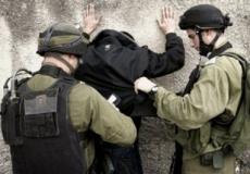 جنود الاحتلال يعتقلون شاب فلسطيني