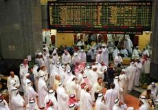 انخفضت أسهم بنك الرياض 2.13 في المئة، وأسهم الأهلي التجاري 1.12 في المئة