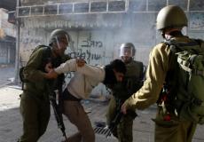 جنود الاحتلال يعتقلون شاب فلسطيني