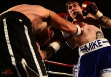 الملاكم مايك تاول