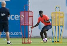 أومتيتي خلال تدريبات برشلونة"أرشيف"