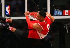 وستبروك خلال حركة أكروباتية