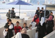 عشرات الآلاف يتوافدون للصلاة بالأقصى وسط إجراءات مشددة