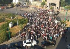 طلاب يتظاهرون أمام وزارة التربية في بيروت