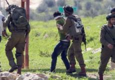 قوات الاحتلال تعتقل فلسطينيا