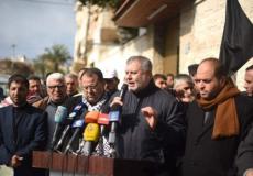 القيادي خالد البطش خلال المؤتمر الصحفي