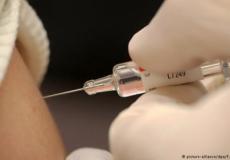 باحثون يطورون مصلاً جديداً لحمى التيفود يصلح للرضع