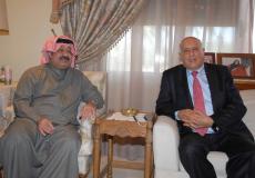 جبريل الرجوب رئيس الاتحاد الفلسطيني لكرة القدم ونظيره الكويتي أحمد الصباح