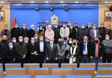 خلال لقاء رئيس الوزراء الفلسطيني مع نقابة الصحفيين ومدراء وسائل الإعلام