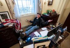 اقتحام الكونغرس يتصدر عناوين الصحف الإسرائيلية اليوم الخميس