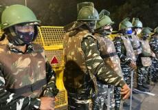 الشرطة الهندية في موقع الانفجار قرب السفارة (أ ب)