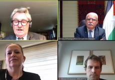 رياض المالكي خلال لقائه الممثل النرويجي لعملية السلام في الشرق الأوسط السفير جون هنسن