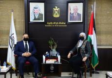 د.غنام تستقبل السفير المصري وتطلعه على معاناة وأوضاع شعبنا