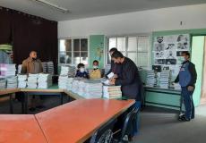 مدارس مديرية الوسطى تبدأ بتوزيع الكتب الدراسية على طلبتها