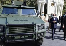 السيسي يتفقد مدرعات مطورة للجيش المصري
