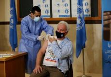 ماتياس شمالي مدير عمليات الأونروا في غزة يتلقى لقاح كورونا