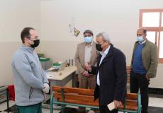 محافظ قلقيلية يتفقد مركز كورونا