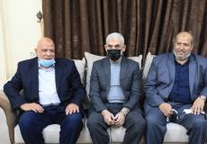 رئيس حماس بغزة يحيى السنوار والقيادي نزار عوض الله والقيادي خليل الحية