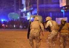 عشرات الشبان احتجوا أمام أحد مداخل البرلمان اللبناني
